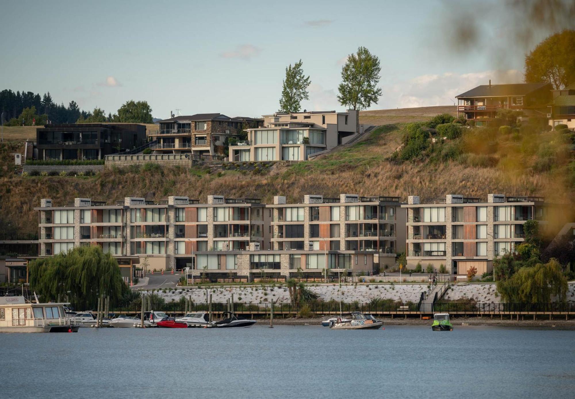 Marina Terrace Apartments, Уанака Екстериор снимка